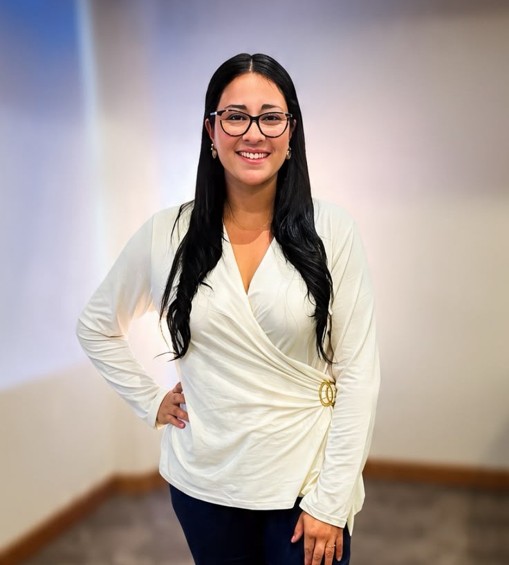 Nicole Robledo - Mentora de Negocios Digitales